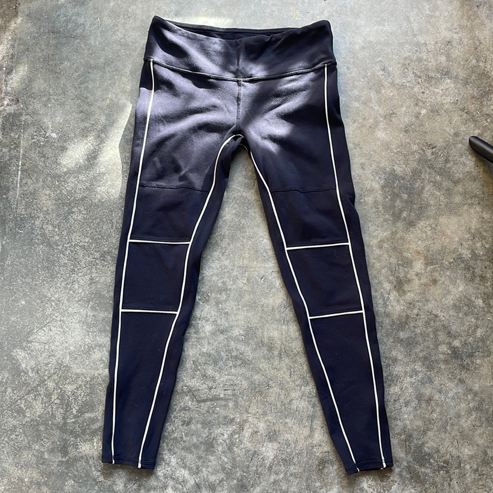 alo Yoga low rise black leggings